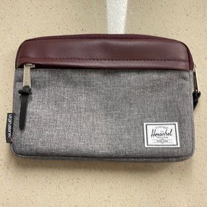 Herschel cosmetic bag